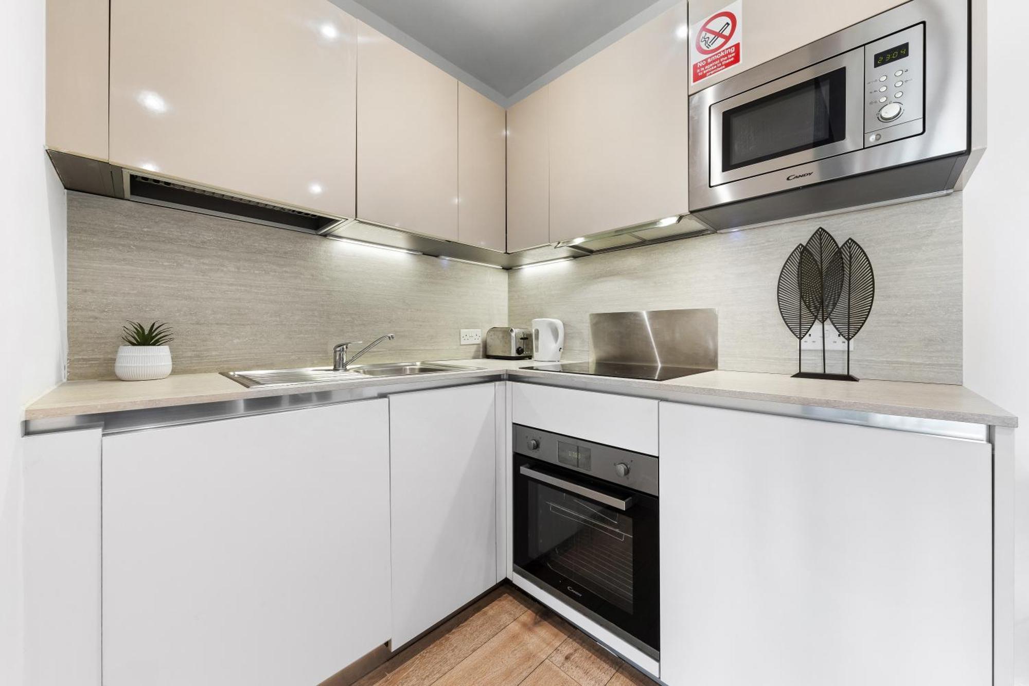 Modern One Bedroom Flat - Sleeps 5 -Near Heathrow - London Ub3 מראה חיצוני תמונה