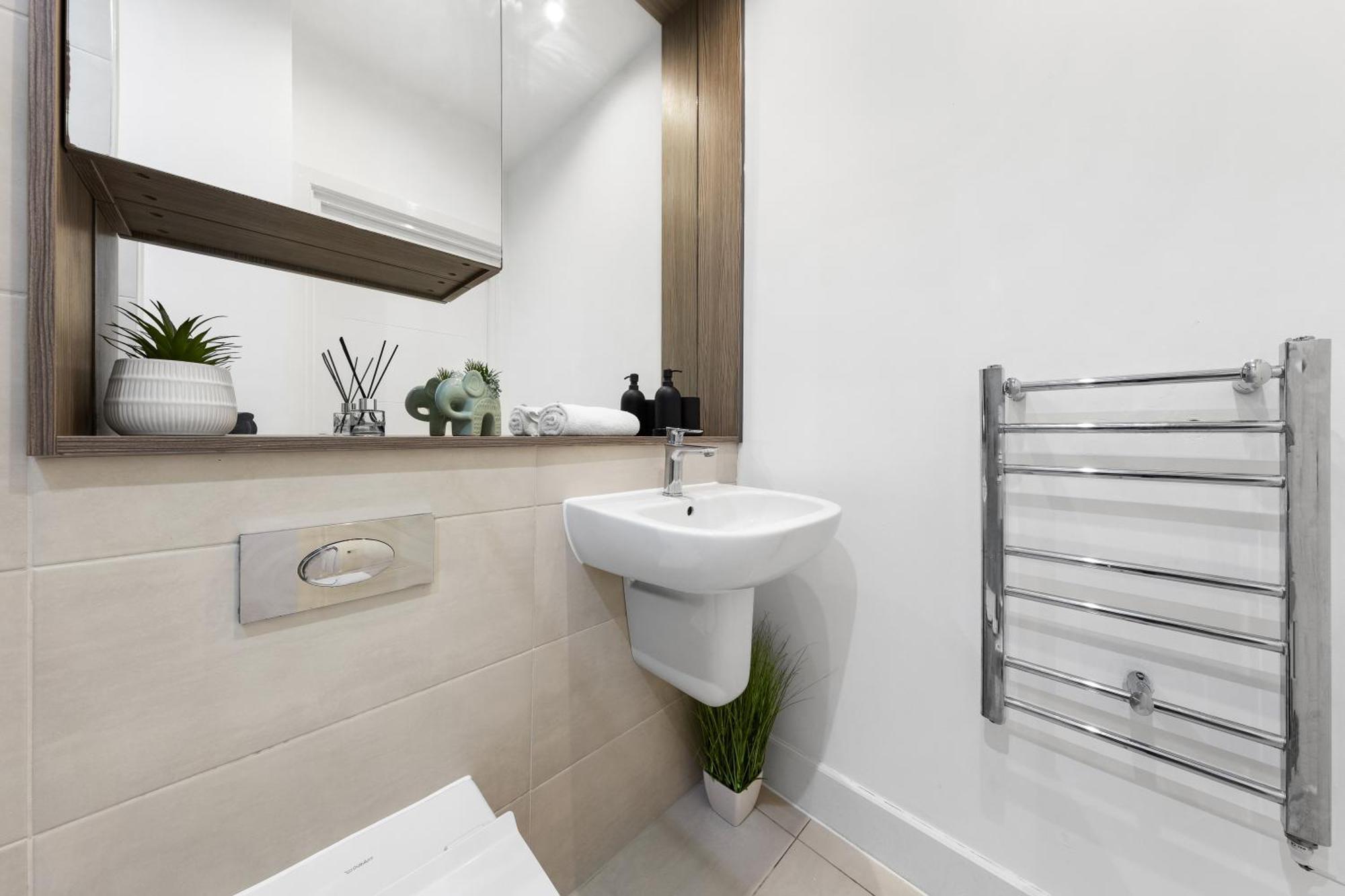 Modern One Bedroom Flat - Sleeps 5 -Near Heathrow - London Ub3 מראה חיצוני תמונה